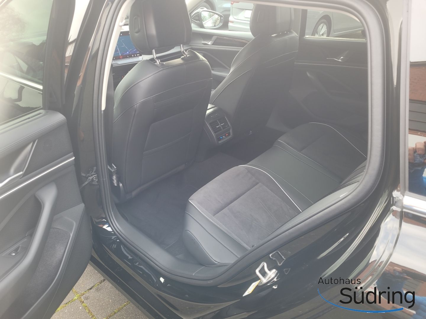 Passat Variant 1,5 TSI eHybrid Business HUD AHK