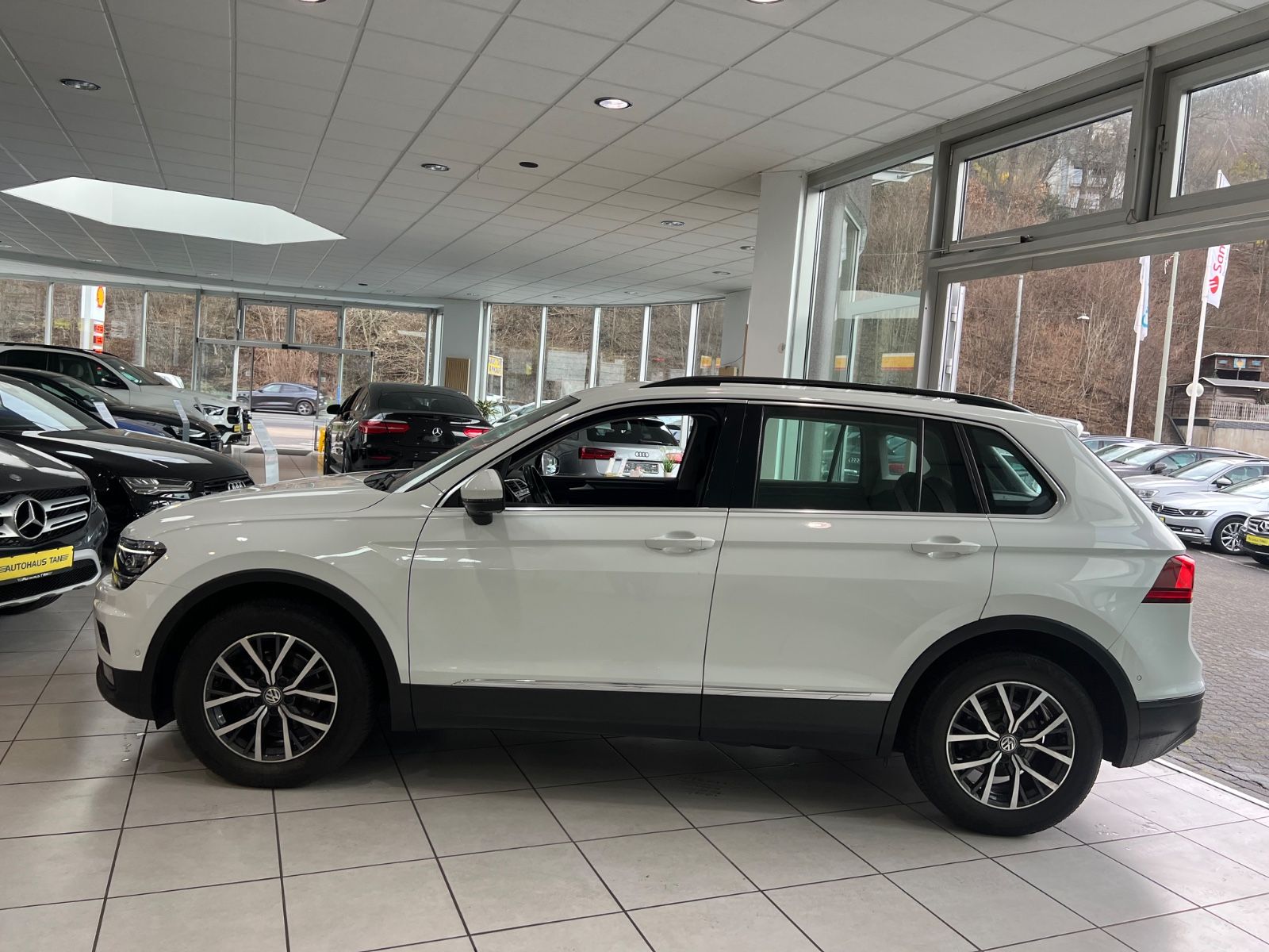 Fahrzeugabbildung Volkswagen Tiguan Comfortline 2.0TDI *DIGITALTACHO*LED*360°