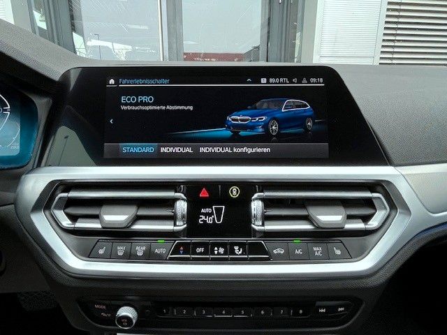 BMW 318d Touring LED LIVE-COCKPIT DRIVING KAMERA foto 17