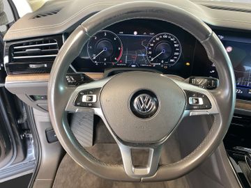 Volkswagen Touareg - 9