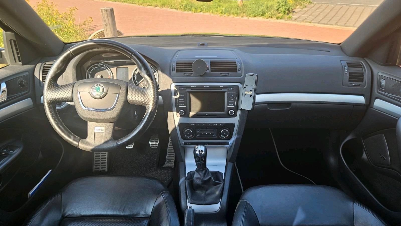 Skoda Octavia 2010 — photo 8