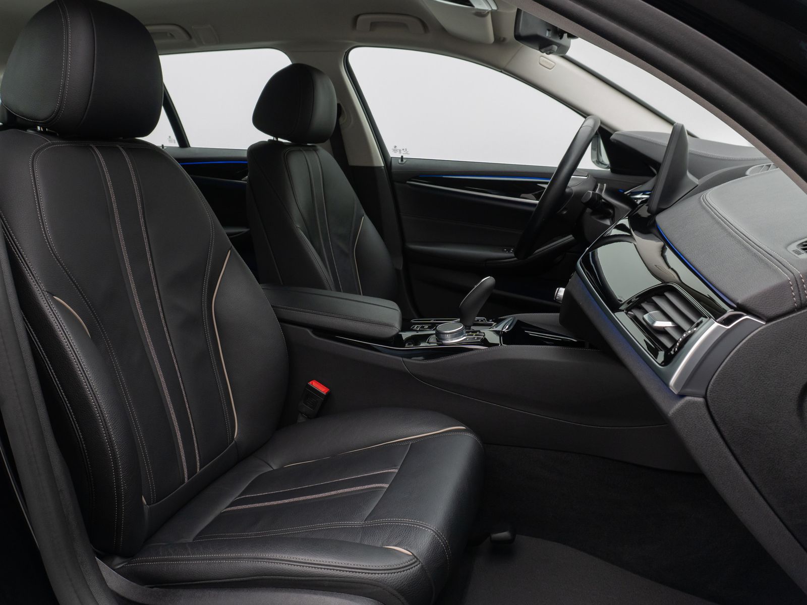Fahrzeugabbildung BMW 530d LuxuryLine Kamera Laser HUD DAB ACC Komfort