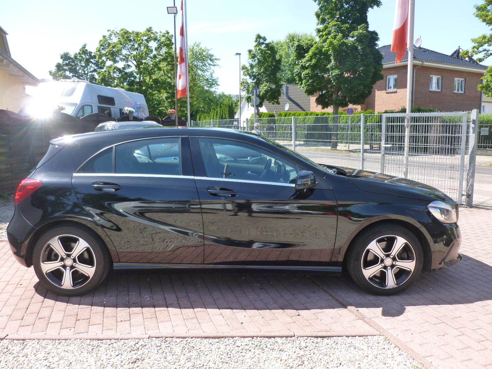 Mercedes-Benz A 250 Urban LED/H-K/Navi/Business/RFK