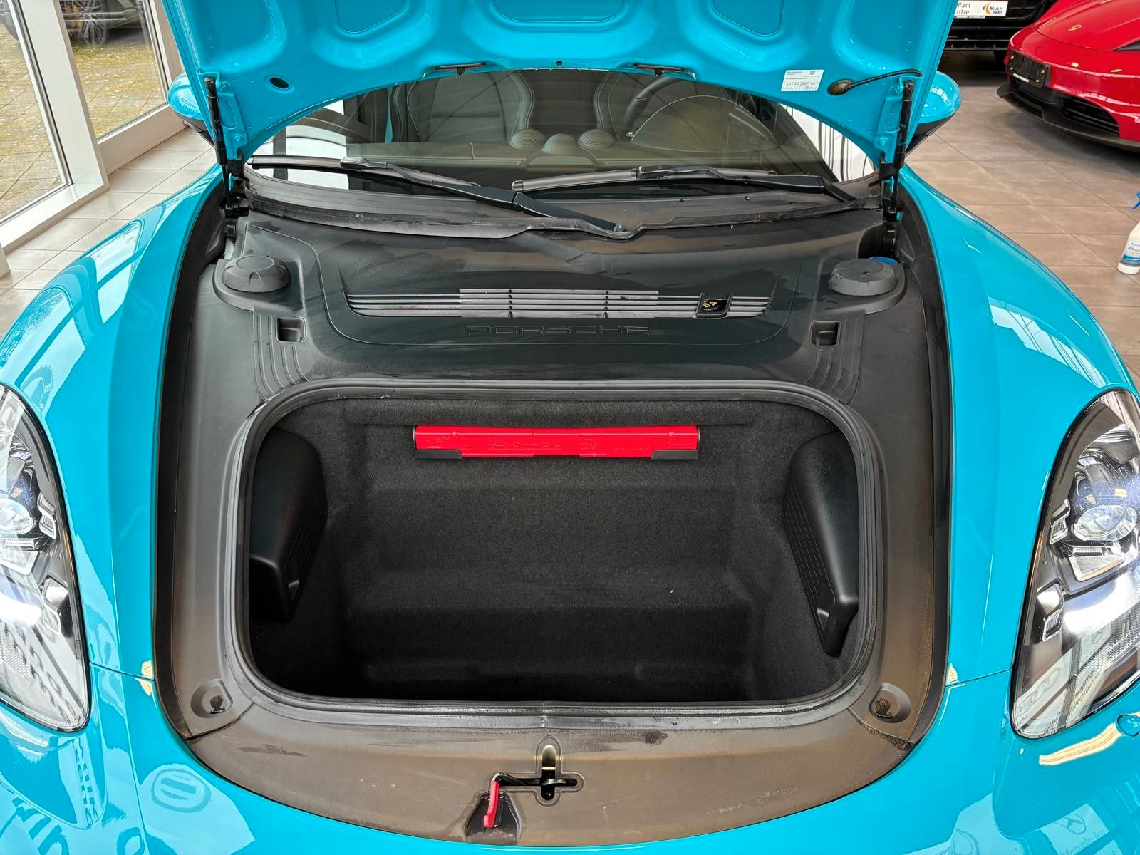Fahrzeugabbildung Porsche Cayman 718 GTS  18 fach sitze/keramik