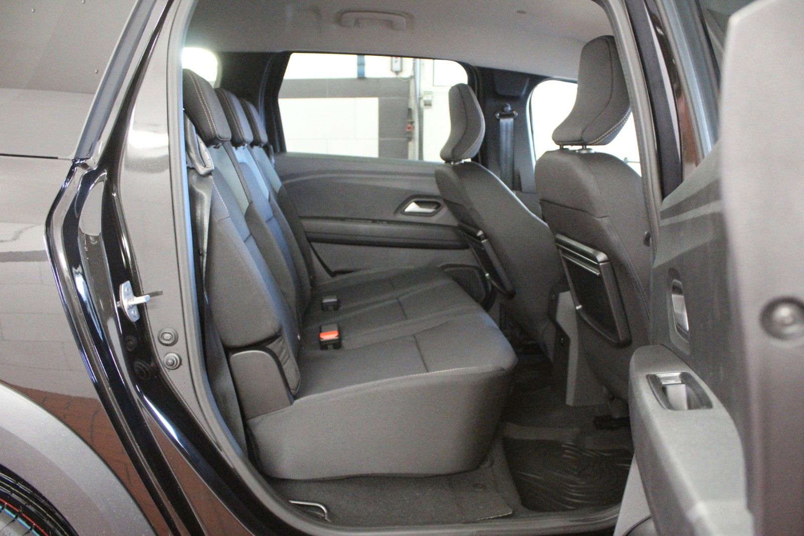 Fahrzeugabbildung Dacia Jogger Eco-G 120 Extreme 5 Sitzer  Winterp.*