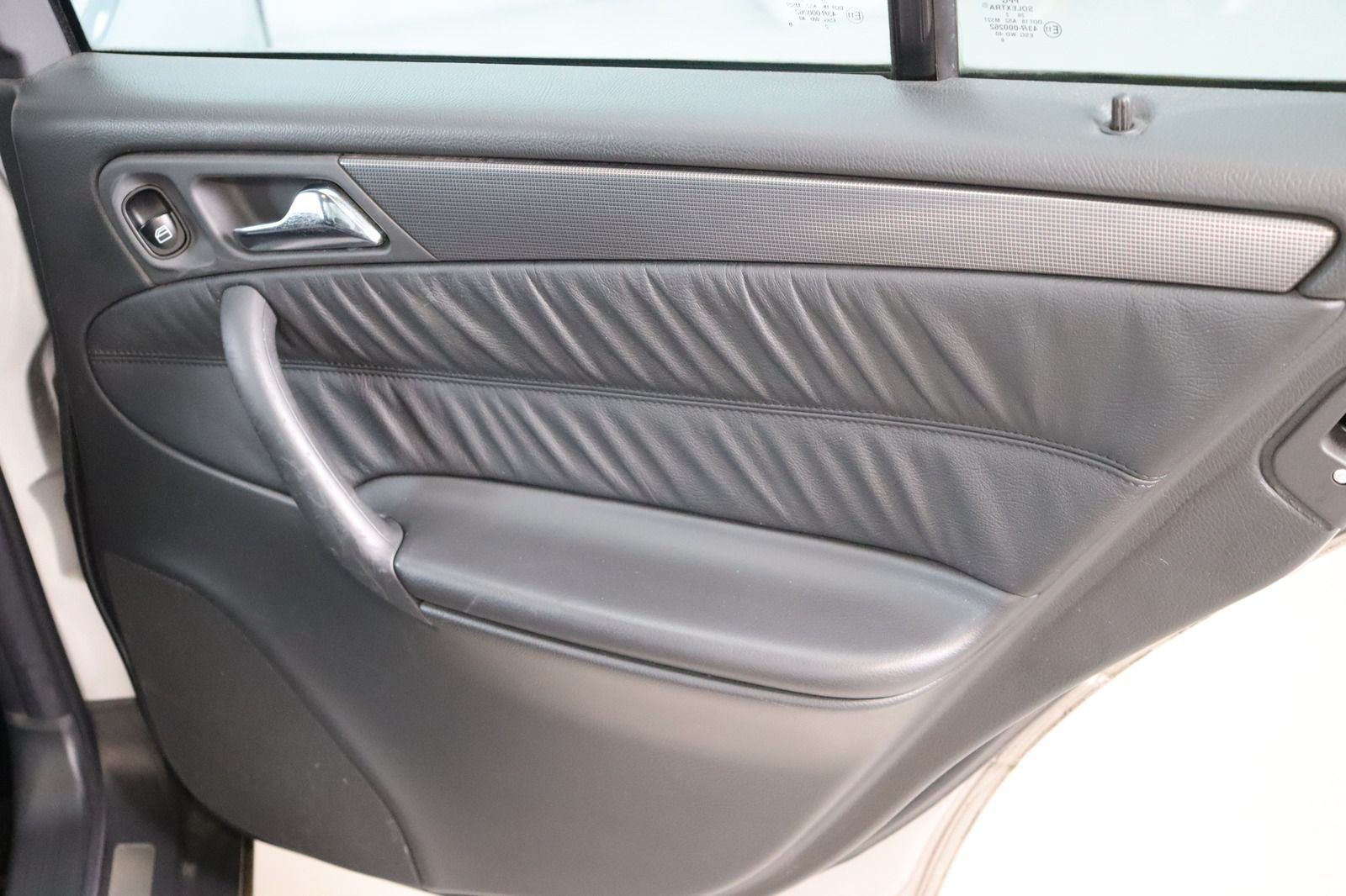 Fahrzeugabbildung Mercedes-Benz C 320 AVANTGARDE 1. Hand * Xenon * Leder * Navi