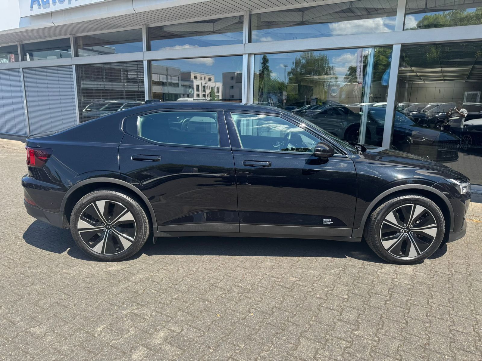 Fahrzeugabbildung Polestar 2 Long Range SM PANO+LED+SHZ+H&K+ACC+360°+WP+19"