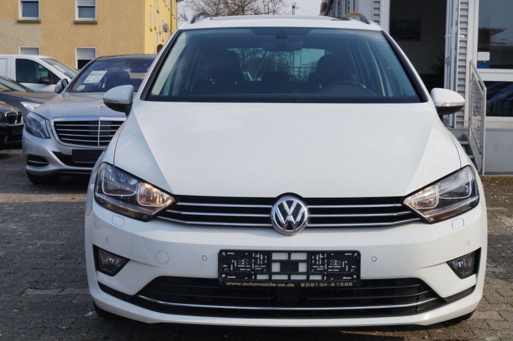 Fahrzeugabbildung Volkswagen GOLF SPORTSVAN VII SOUND BMT*PANORAMA+AHK+NAVI*