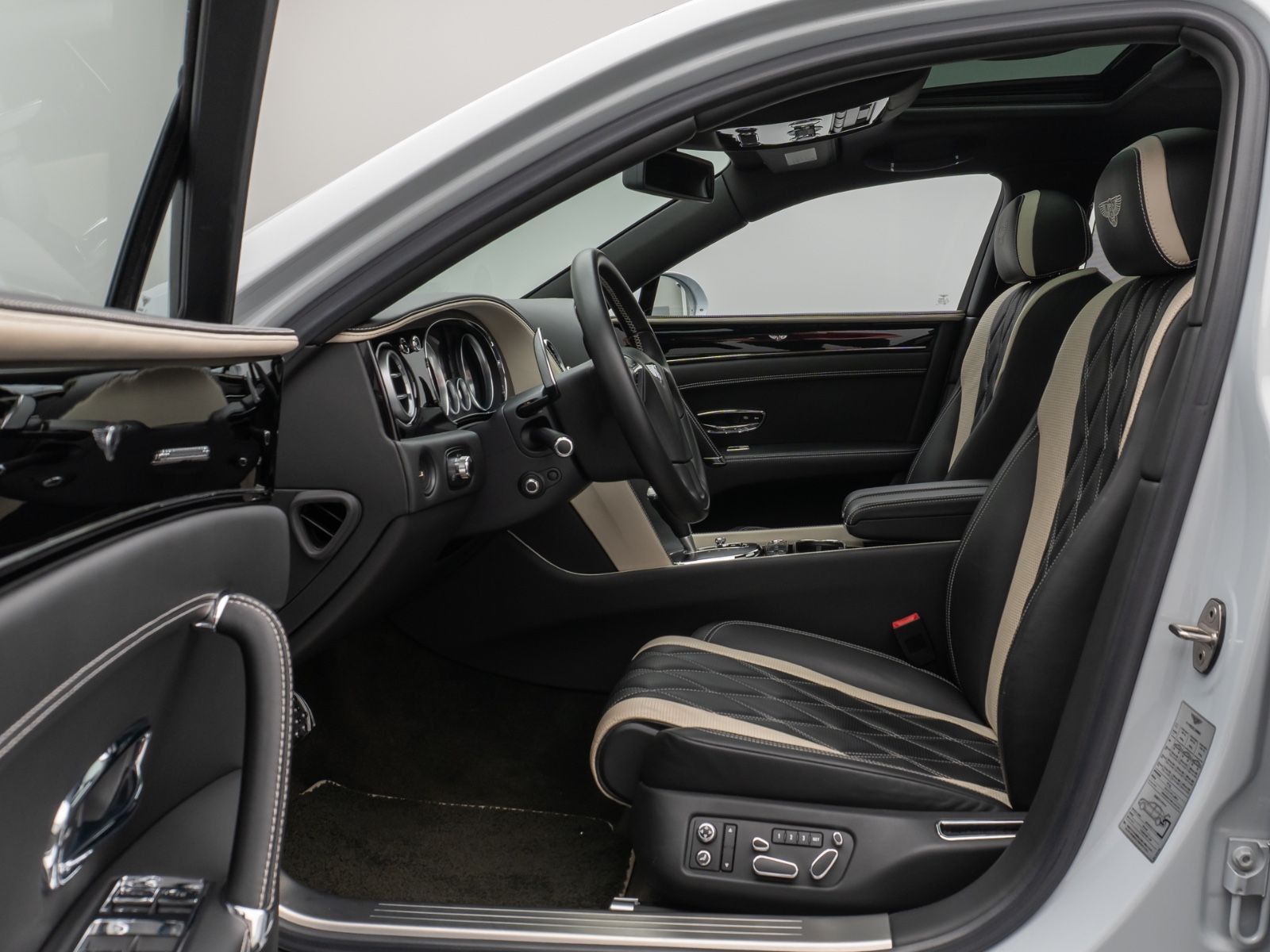 Fahrzeugabbildung Bentley Continental Flying Spur W12 Mulliner by Concord