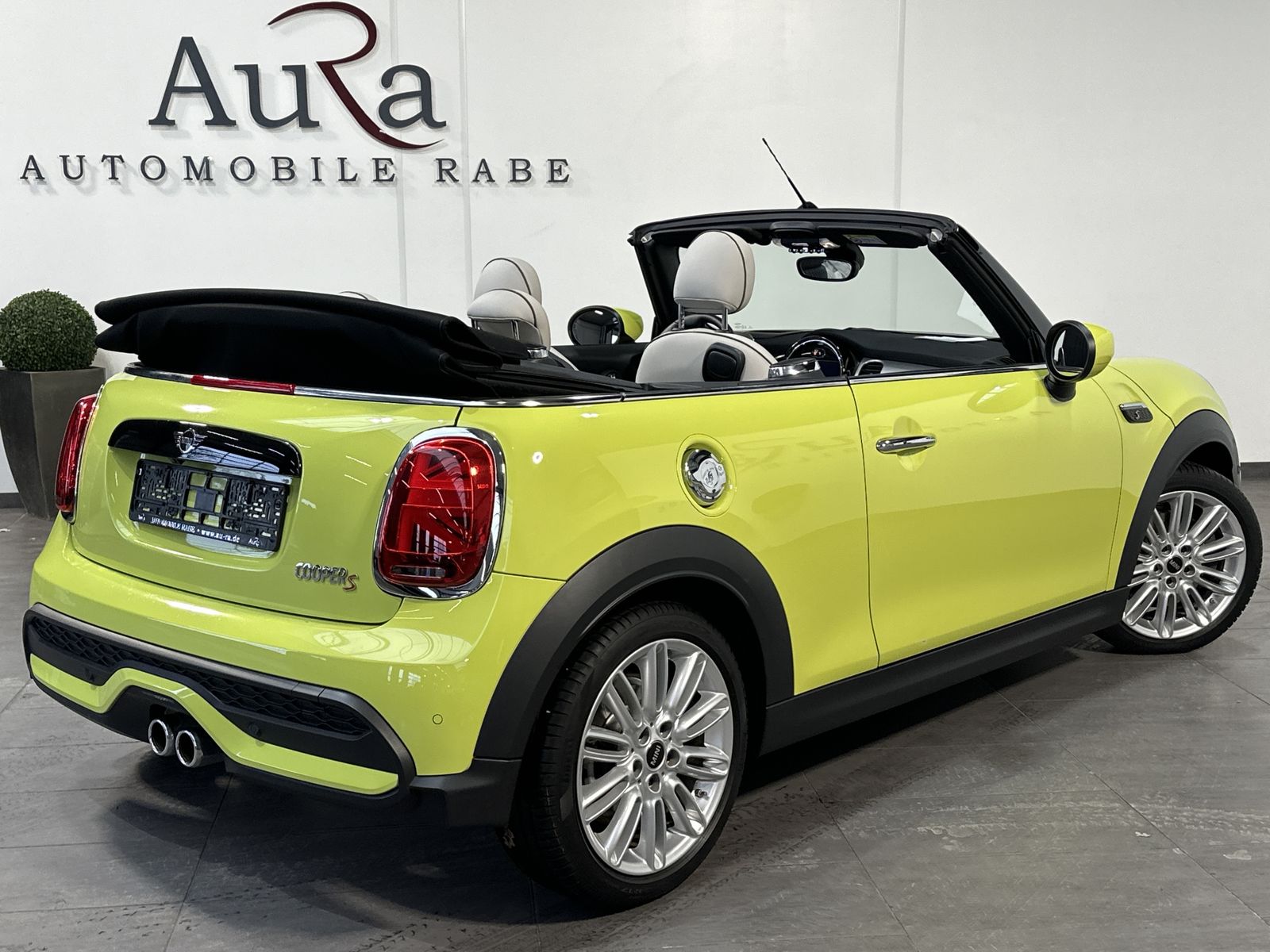 Fahrzeugabbildung MINI Cooper S Cabrio Classic Trim NAV+LED+HEAD-UP+KAM