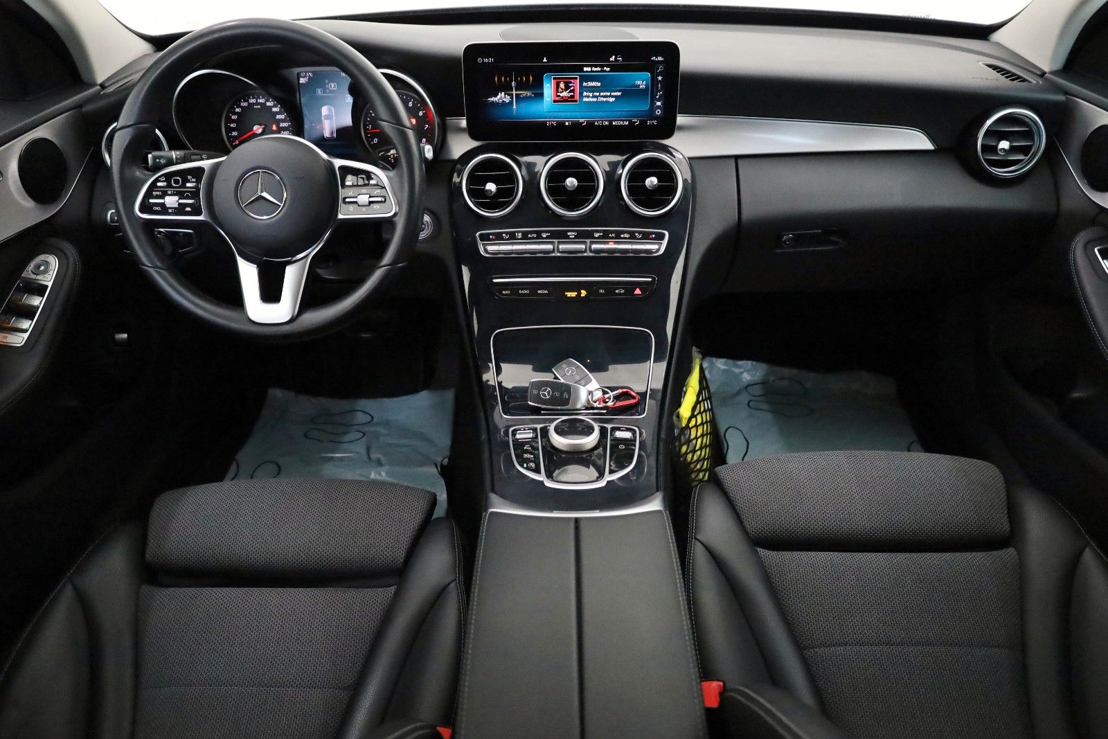 Fahrzeugabbildung Mercedes-Benz C 180 T-Modell,T.Leder,Navi,LED,SH,Kamera,ACC