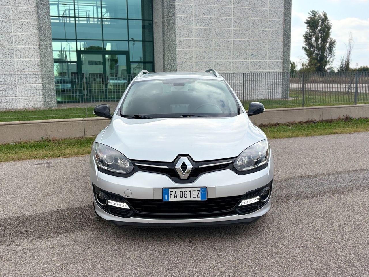 Renault Megane 2015 — вигляд ззаду