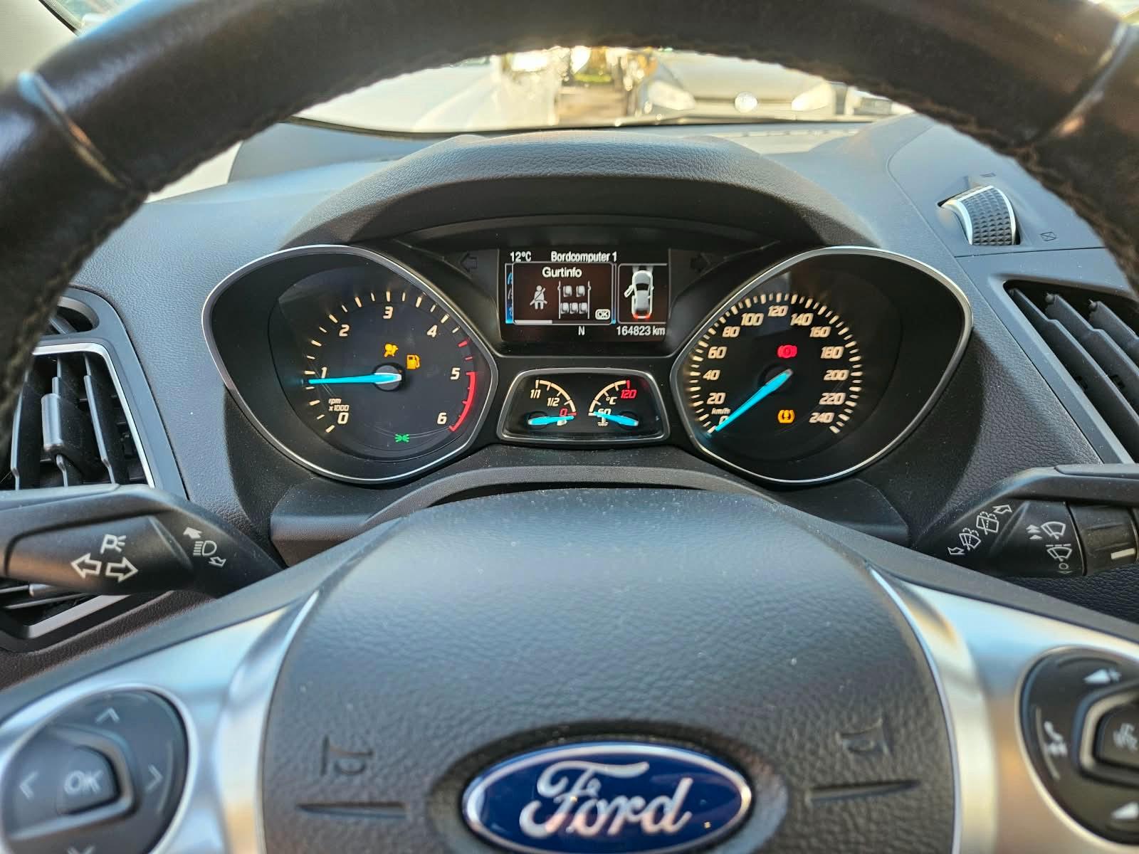 Ford Kuga 2015 — фото 15