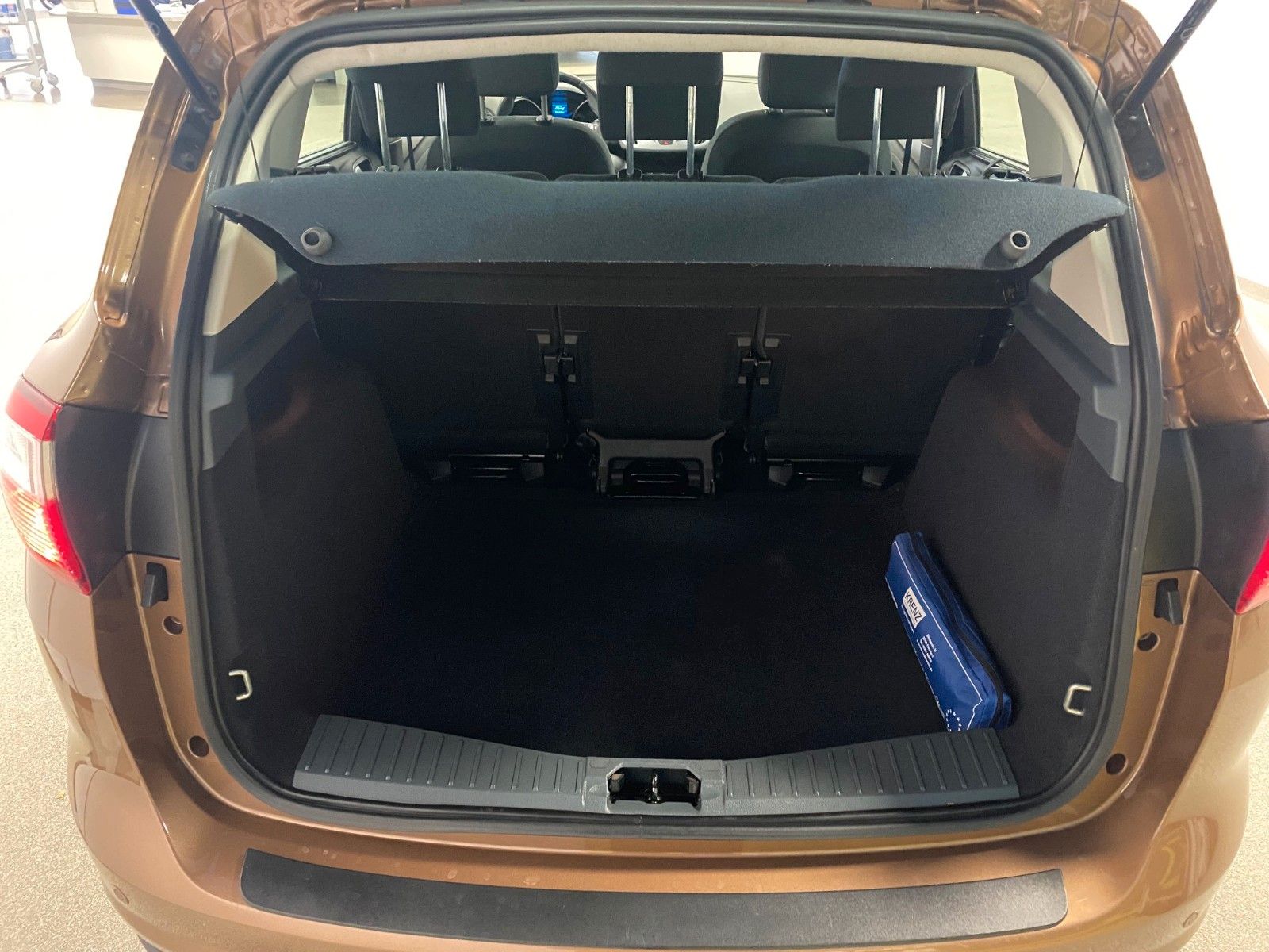 Fahrzeugabbildung Ford C-Max 1.0 EcoBoost SYNC Edition+AHK+NAVI+PDC+ALU