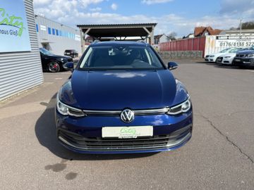 Volkswagen Golf VIII Var. Active+AHK+LED+SHZ+LHzg+Navi+Kame