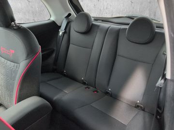 Fiat 500e Red 42kw Kam.+KeyLess+SHZ+PDC+SoundSys+AUT