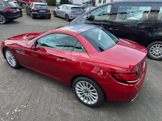 Fahrzeugabbildung Mercedes-Benz SLC 300 H/K RFK LED NAVI