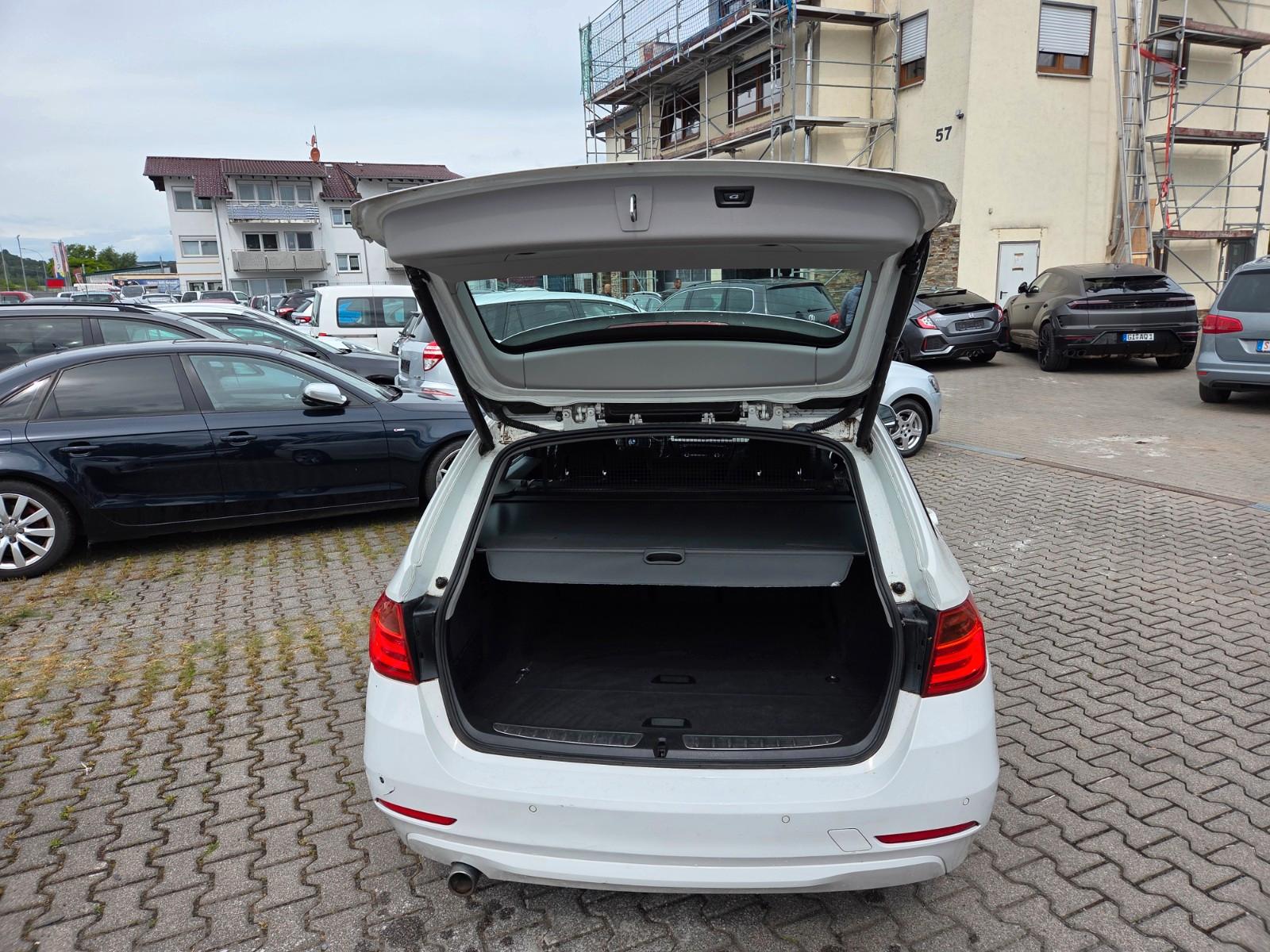 BMW 318 2014 — photo 13