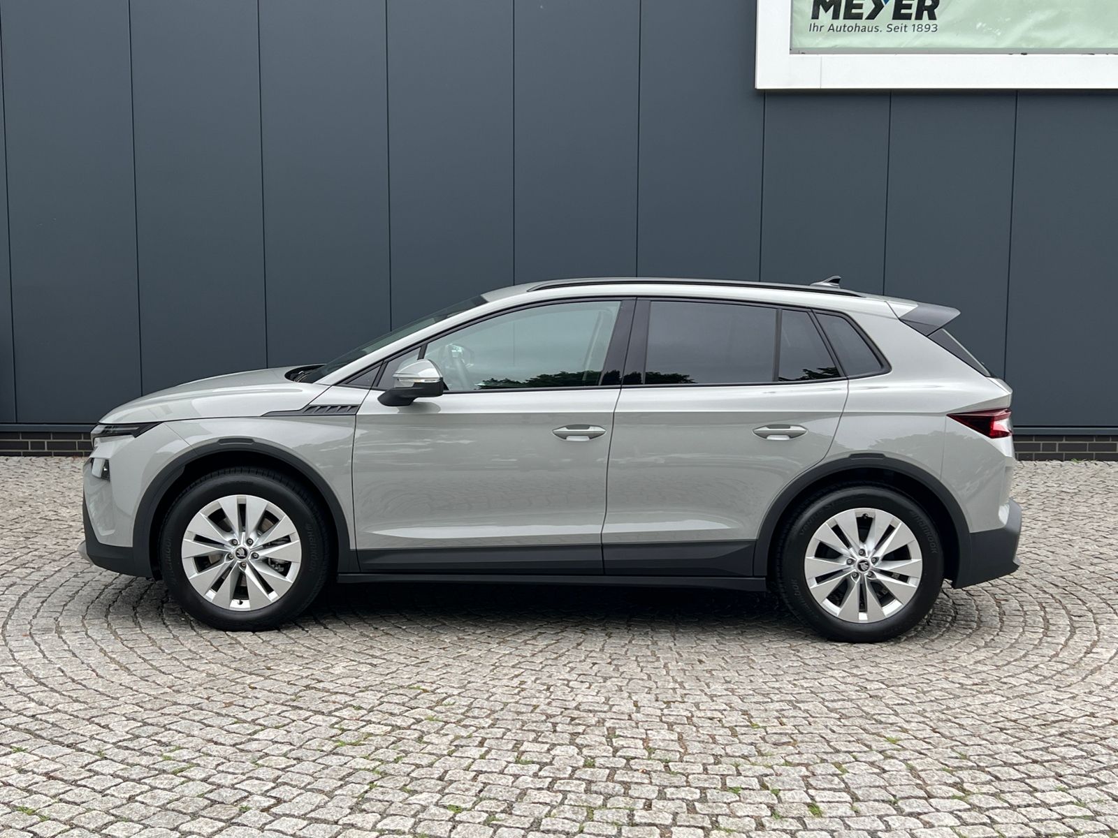 Fahrzeugabbildung SKODA Elroq 60 *AHK, Navi, KESSY*