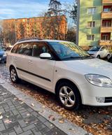 Skoda Fabia Combi 1.4l Elegance Elegance - Skoda Fabia aus 2009: Combi