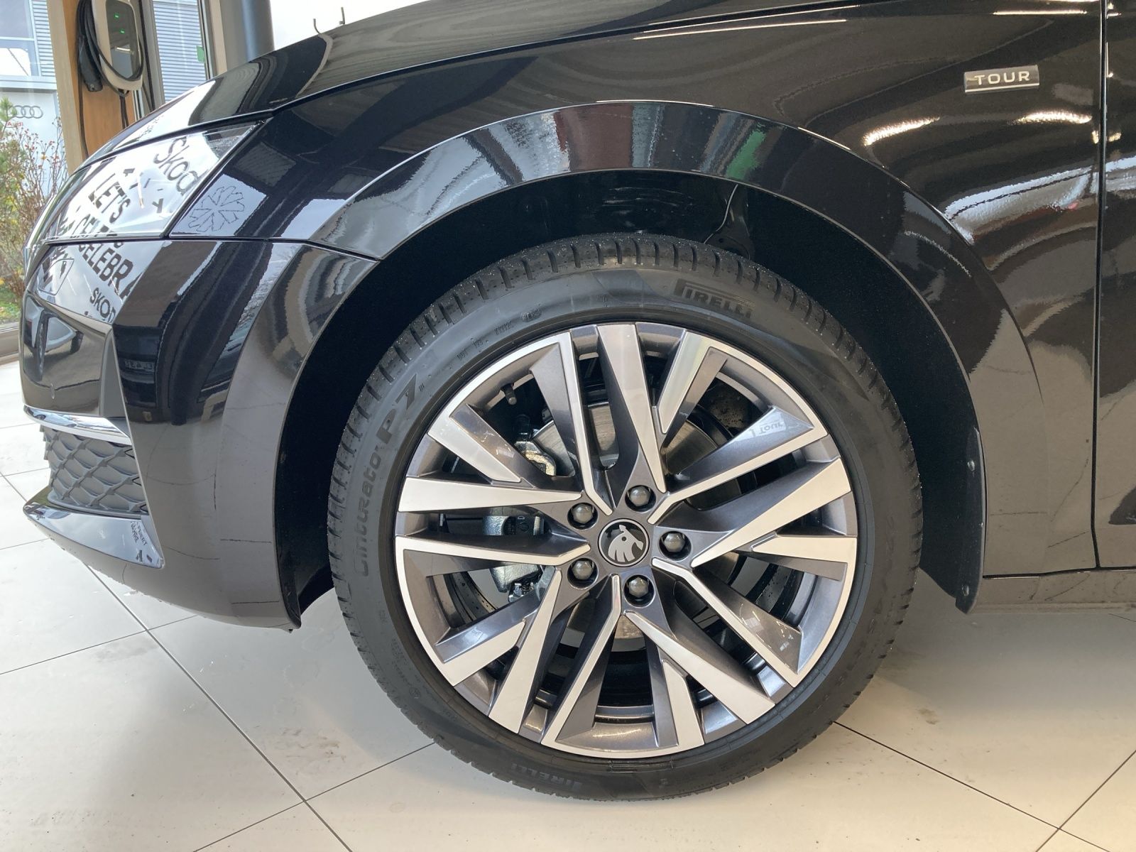 Fahrzeugabbildung SKODA Octavia Combi TDI TOUR DSG ACC MATRIX AHZV