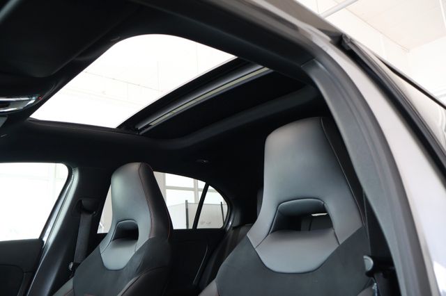 Mercedes-Benz A220 4Matic AMG Line PANO AMBIENTE MULTIBEAM