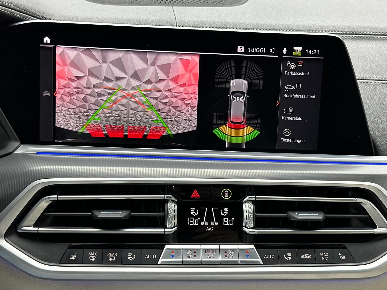Fahrzeugabbildung BMW X5 30d M-PAKET/ACC/STHZG/H&K/AHK/HUD/INDIVIDUAL