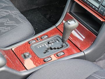 Mercedes E 230 - 10