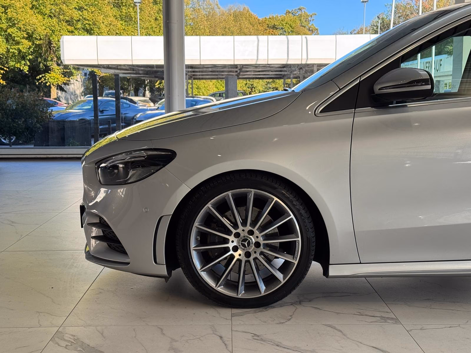 Mercedes-Benz B 220 7G*4MATIC*3x AMG*WIDE*DISTR*KAM*M-BEAM*AHK