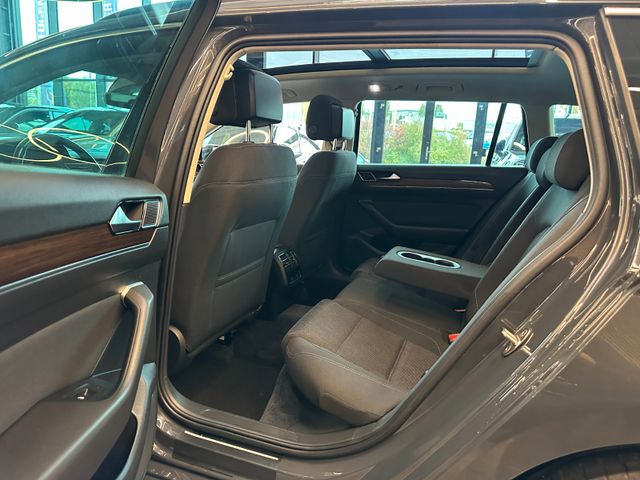 Volkswagen Passat *AHK*SZHZ*PANO*ACC*NAVI*
