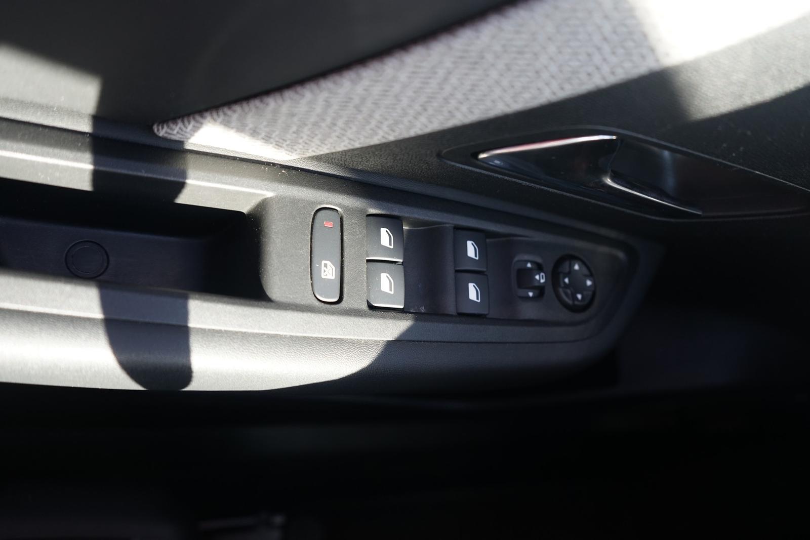 Citroën C4 1.2 12V e-THP Max Aut. LED Navi ACC Kamera