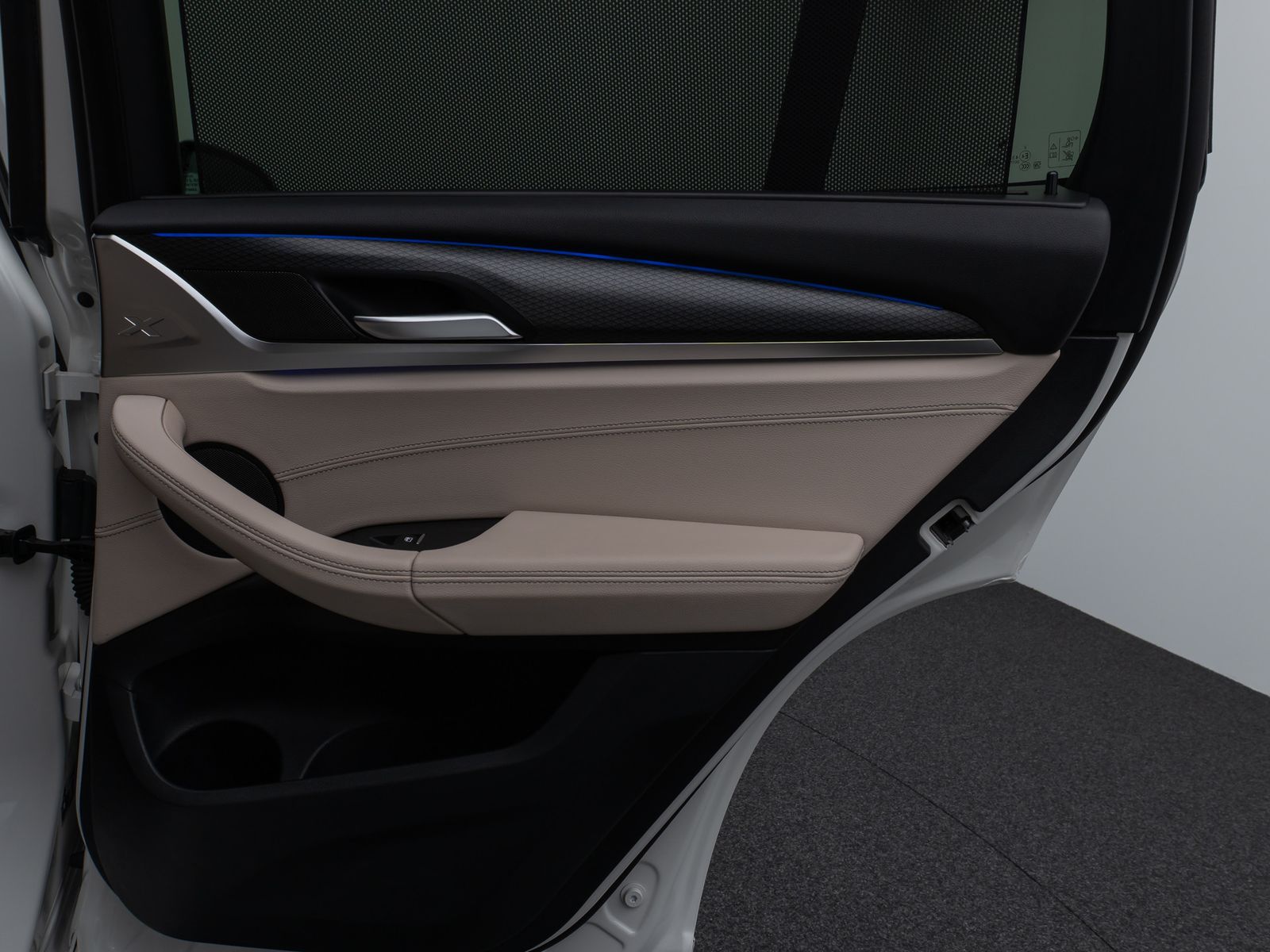 Fahrzeugabbildung BMW X3 xD30d M Sport Kamera DAB HiFi AHK Komfort 20"