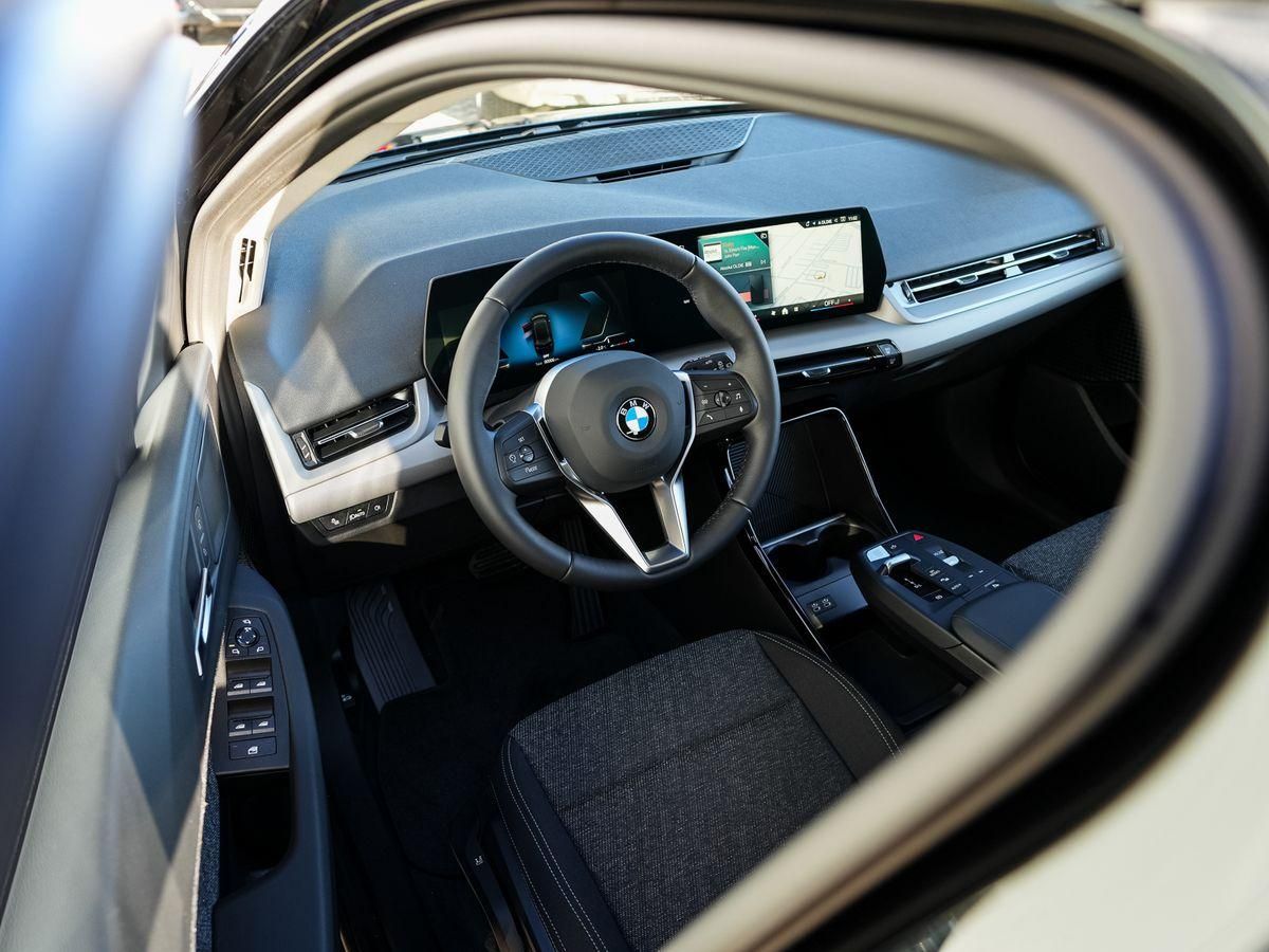 BMW 218d Active Tourer AHK PANODACH SGlas Dachreling foto 9