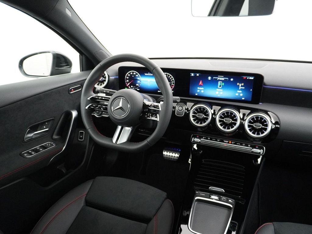 Mercedes-Benz A 250 e Star Edition AMG Line | Panorama - Schie
