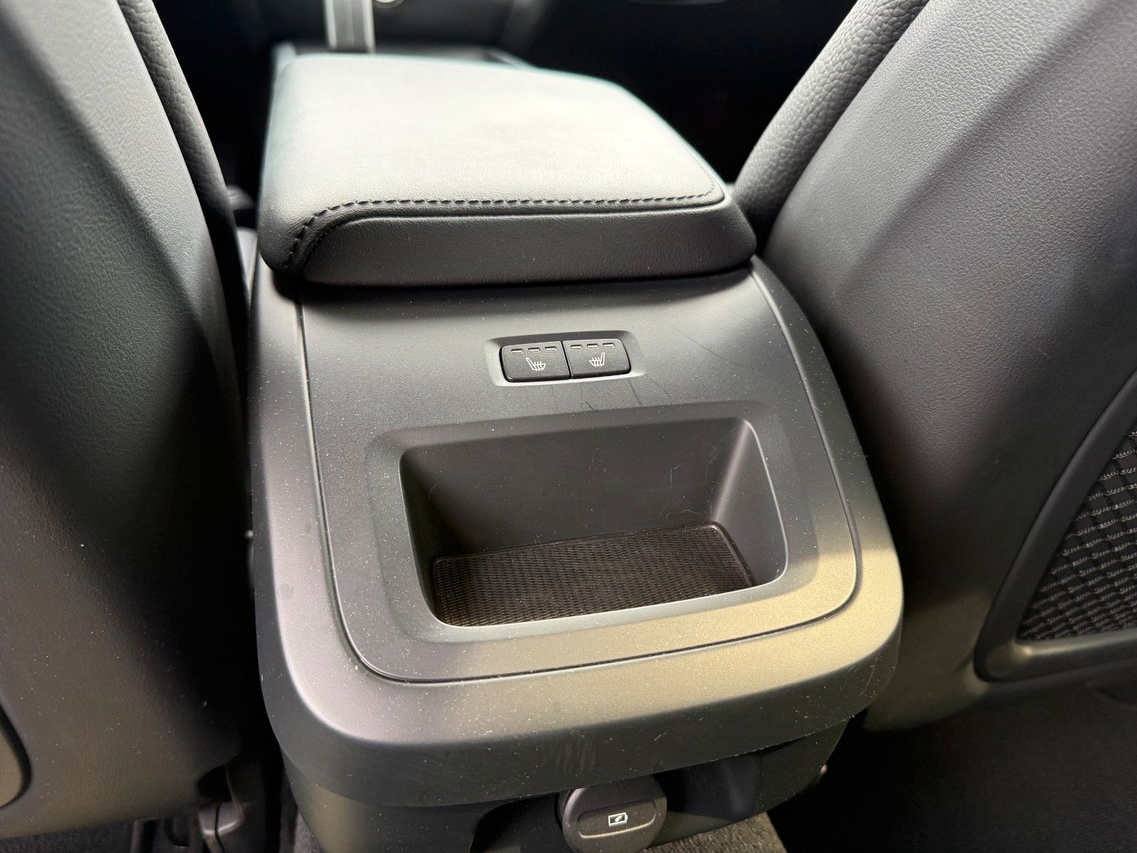 Fahrzeugabbildung Volvo V 60 Kombi Plus Dark