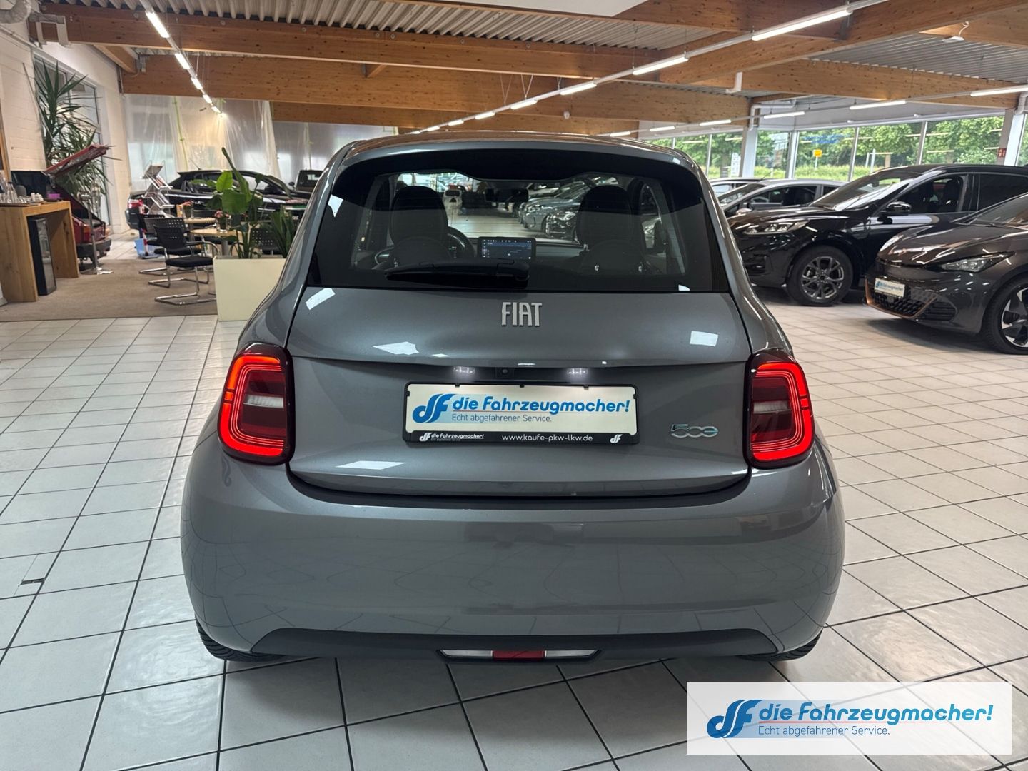 Fahrzeugabbildung Fiat 500 e Icon Navi Digitales Cockpit Memory Sitze A