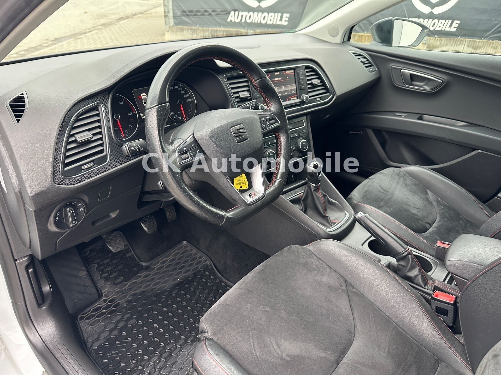 Fahrzeugabbildung SEAT Leon FR 2.0 TDI/Navi/LED/Alcantara/SHZ/PDC