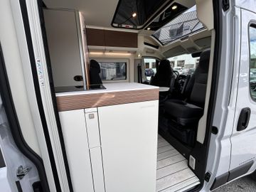 Westfalia Columbus 540 D 140 PS SOLAR 18 DELTA Markise
