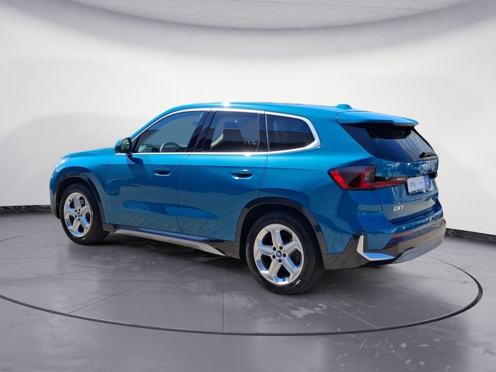 BMW iX1 xDrive30 Navi Tempom.aktiv Panoramadach Blue foto 5