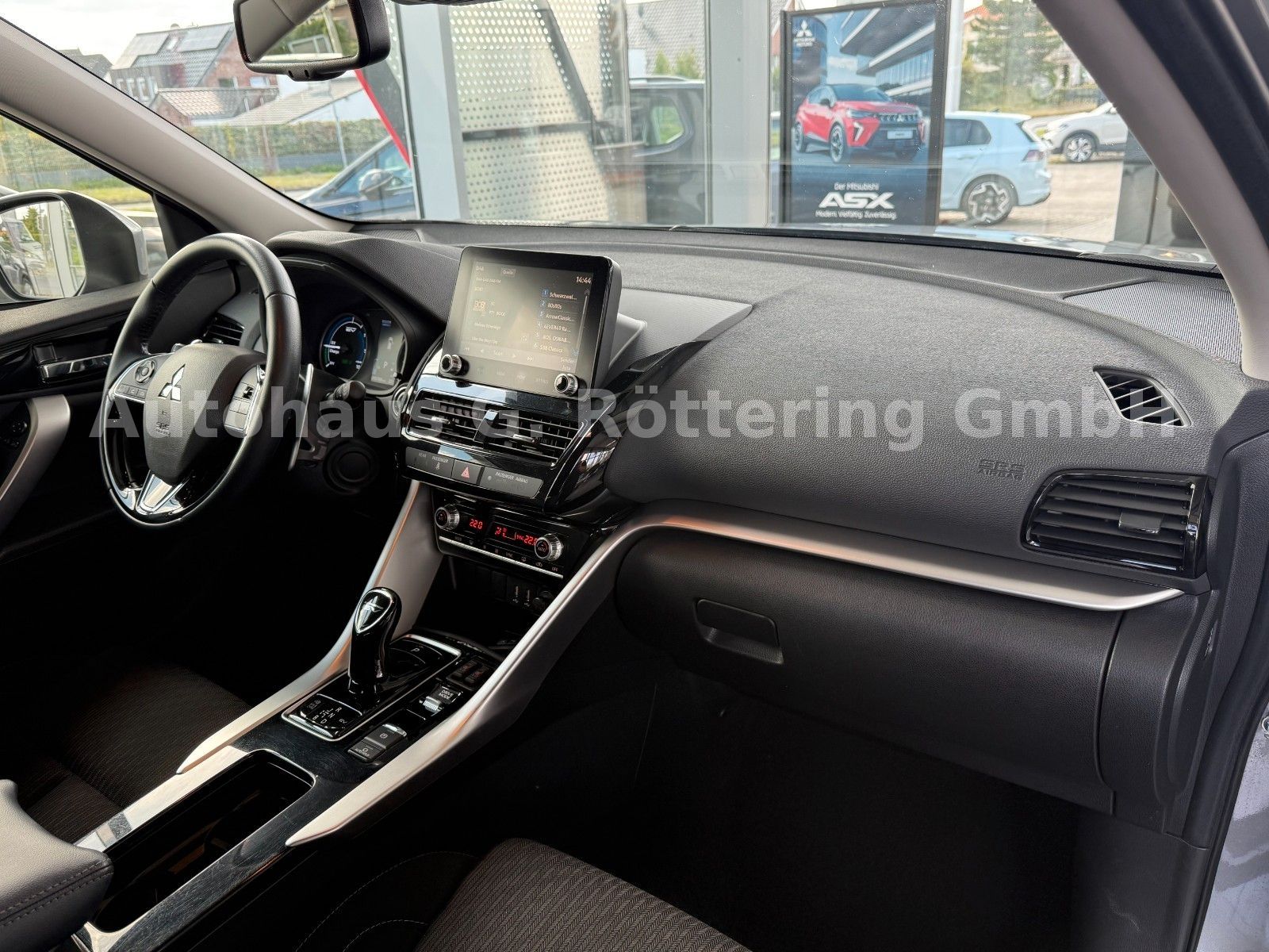 Fahrzeugabbildung Mitsubishi Eclipse Cross 2.4 PHEV 4WD +Kam +BT +SHZ +SOH97%