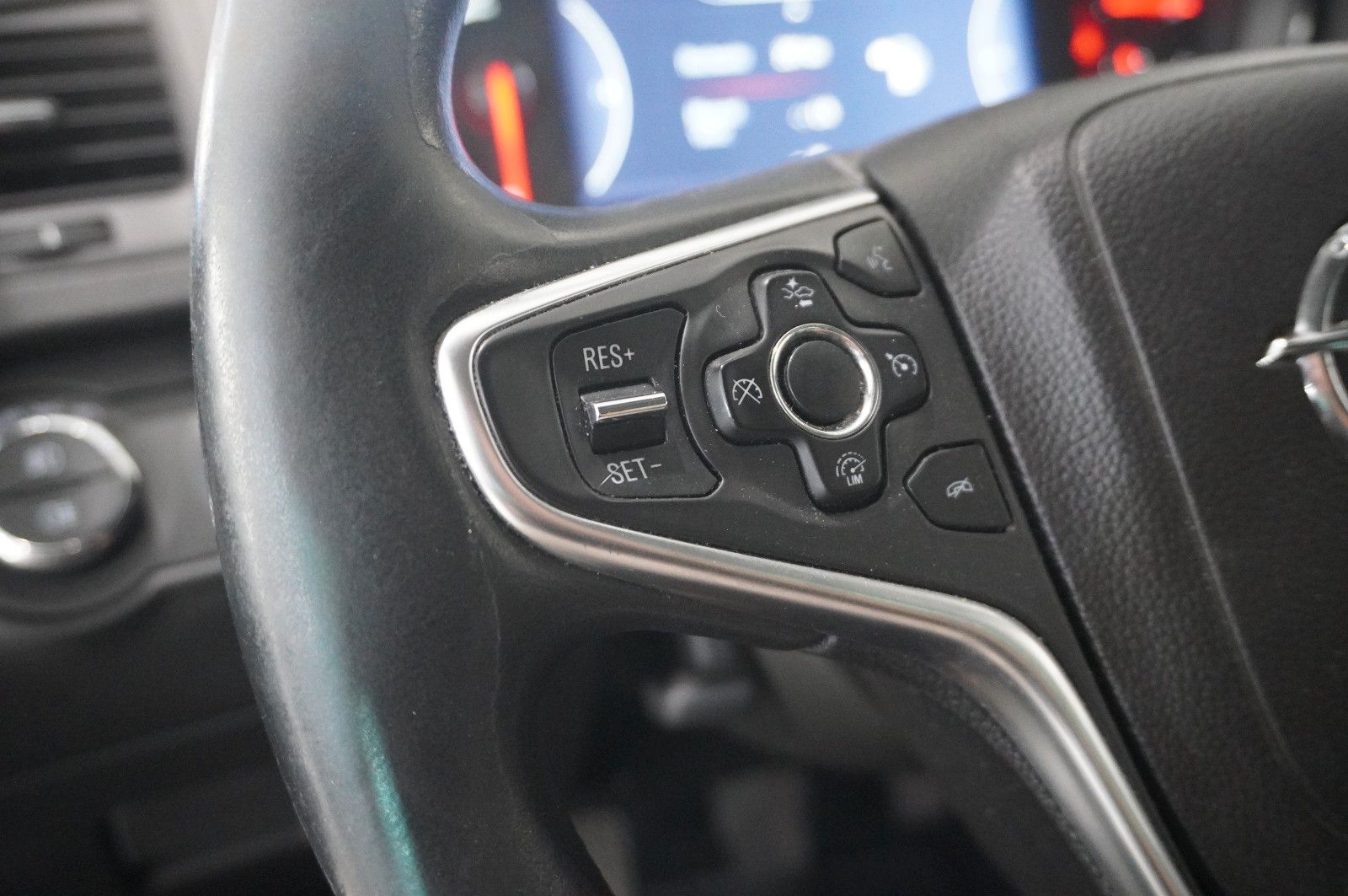 Fahrzeugabbildung Opel Insignia CT 2.0D 4X4 NAVI/LED/KAMERA/SPORT/AHK