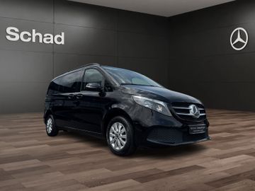 Mercedes V 220 - 3