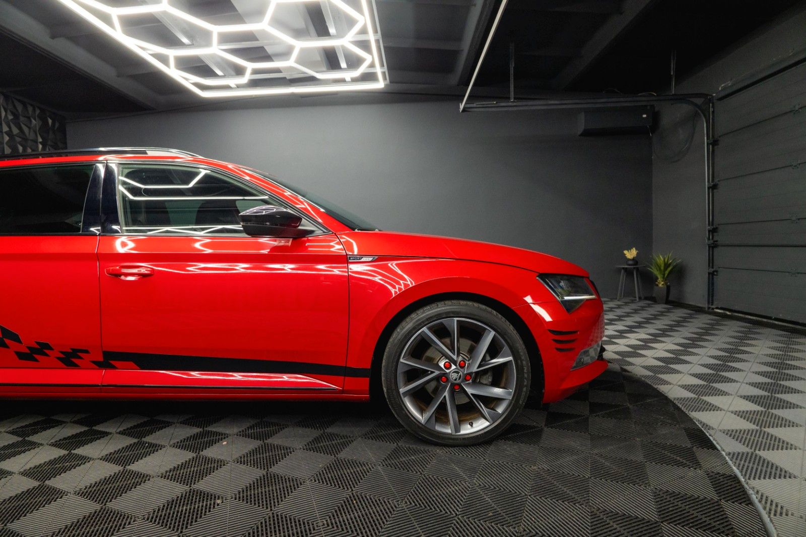 Fahrzeugabbildung SKODA Superb 1.8 TSI Combi Sportline | DAB | Alcantara