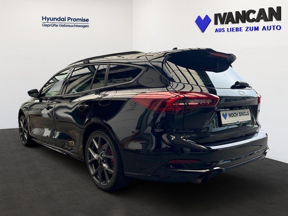 Fahrzeugabbildung Ford Focus Turnier ST 2.3i 280PS EcoBoost X