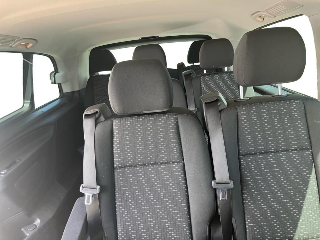 Fahrzeugabbildung Mercedes-Benz eVito 126 Tourer Pro Extralang 9 Sitze Airmatic