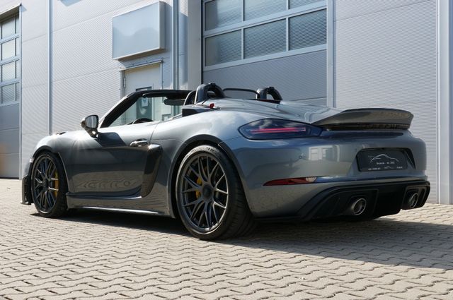 Porsche 718 Spyder RS / free config / 12 weeks