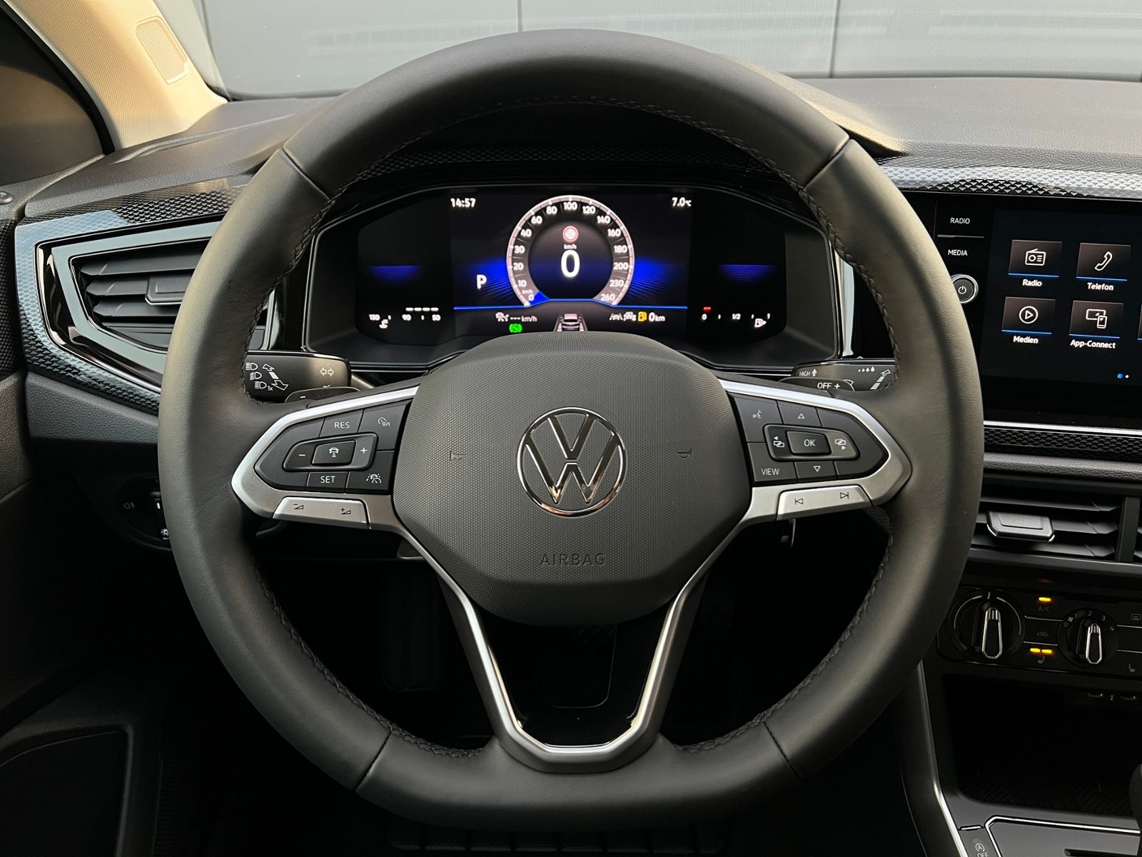 Fahrzeugabbildung Volkswagen Polo Life 1.0 TSI DSG *LED, Klima, App-Connect,