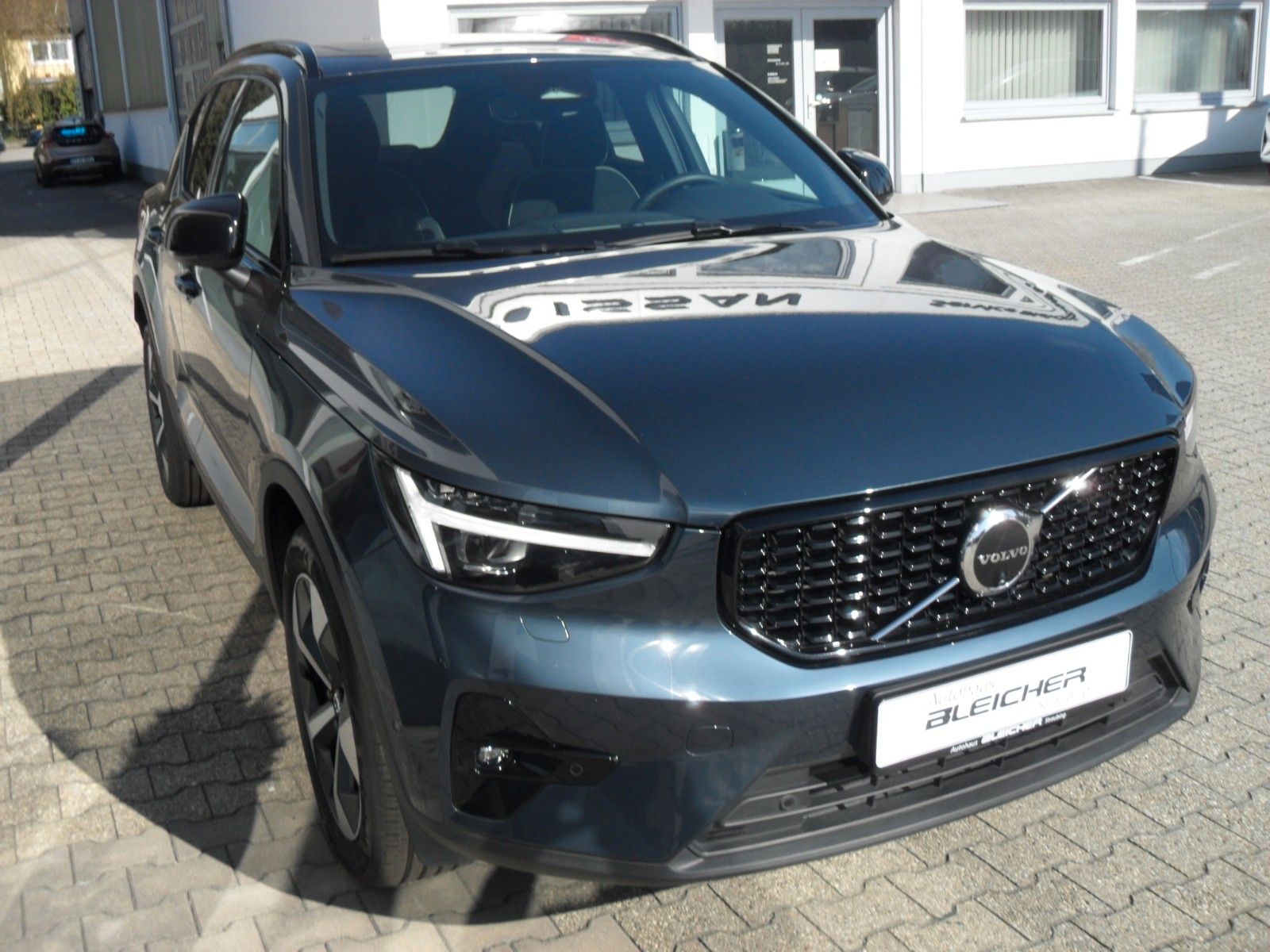 Fahrzeugabbildung Volvo XC 40 Ultra Dark 2WD