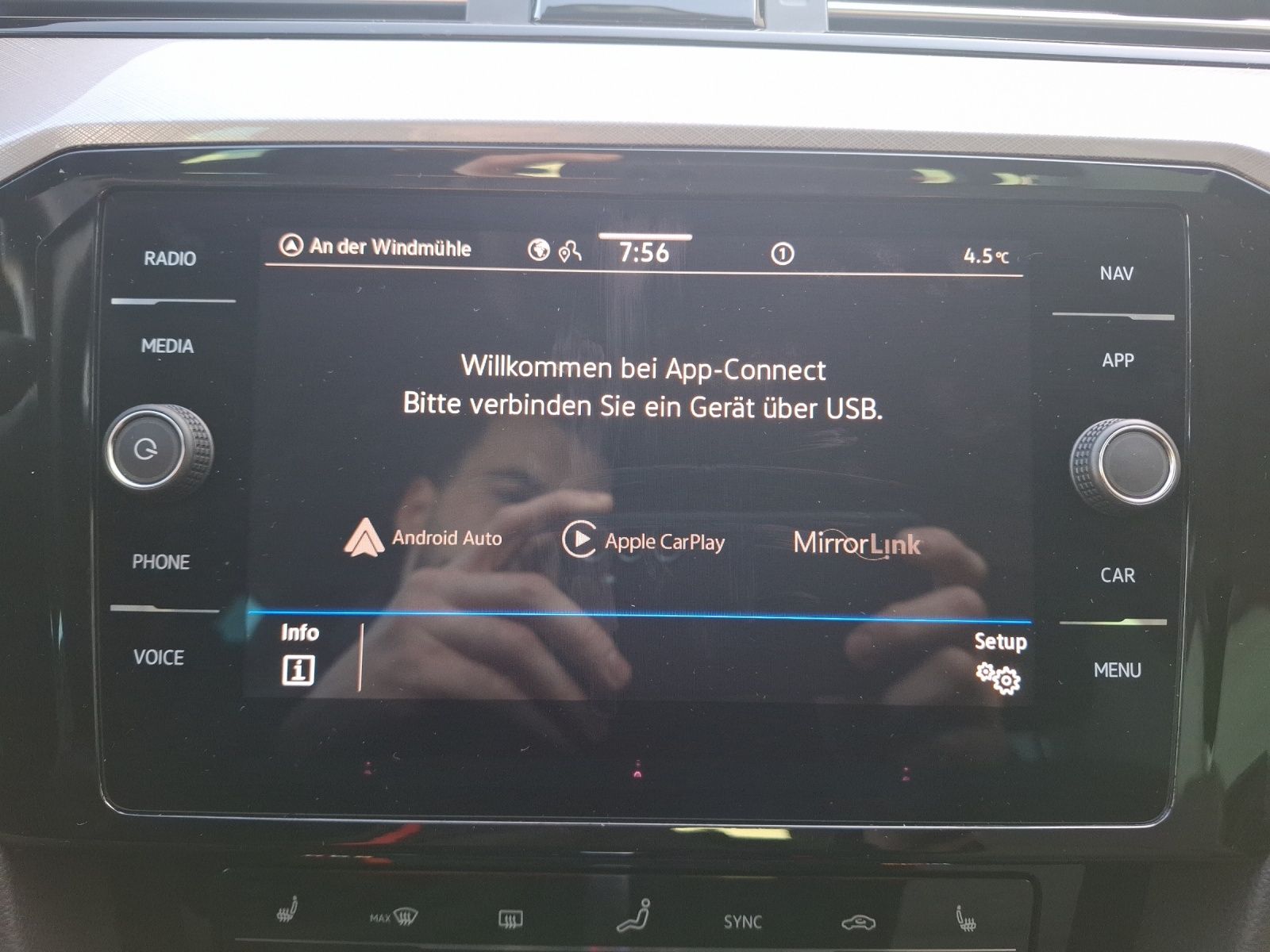 Fahrzeugabbildung Volkswagen Passat Variant TSI Business DSG Matrix Standhzg.