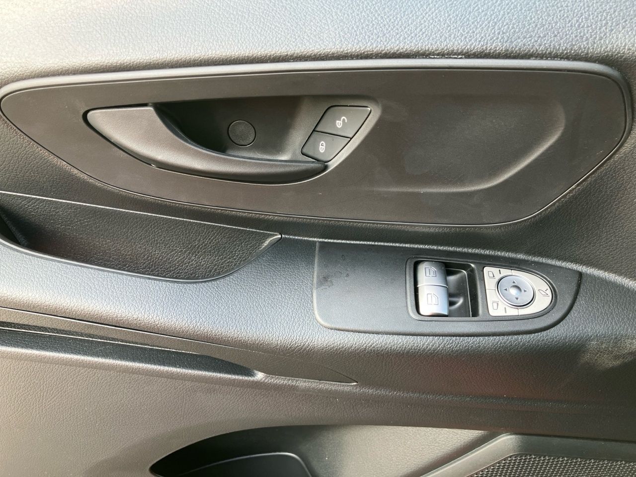Fahrzeugabbildung Mercedes-Benz Vito 119 CDI 4x4 Mixto Extralang ALLRAD+LED+WARM